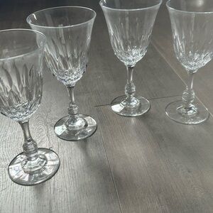 Elegant Wine Glass Set